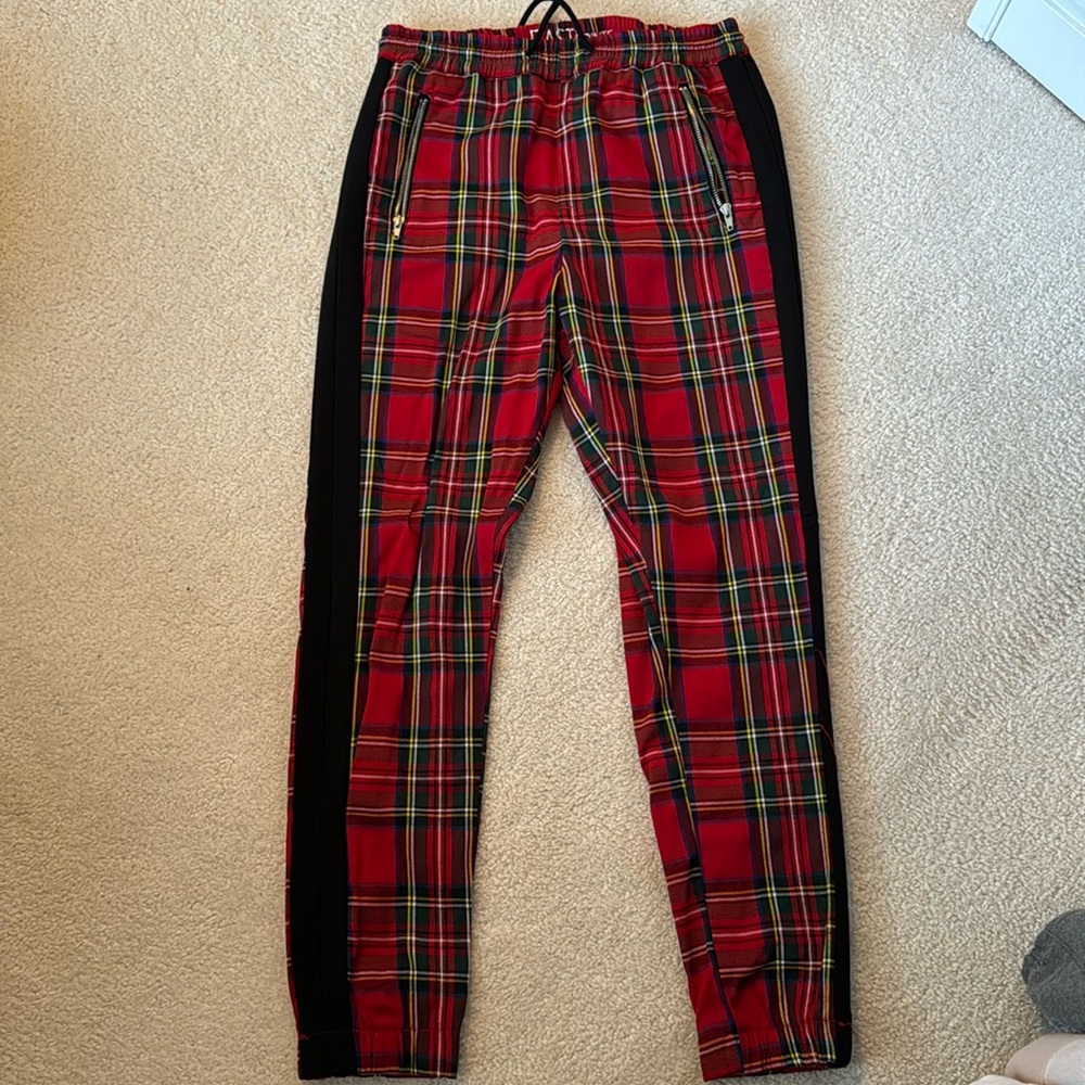 Forever 21 joggers, size M, soft cotton like texture.